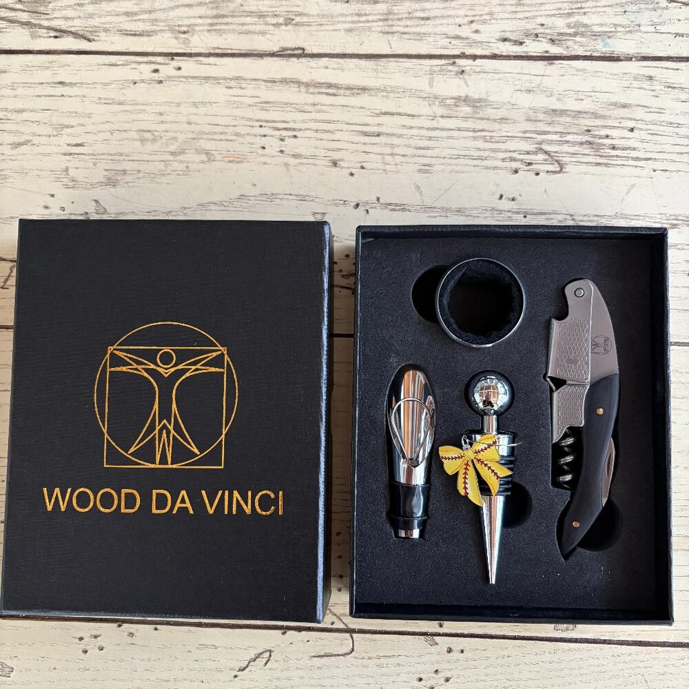 Brand New Wood Da Vinci 4-Piece Waiter's Accessory Set